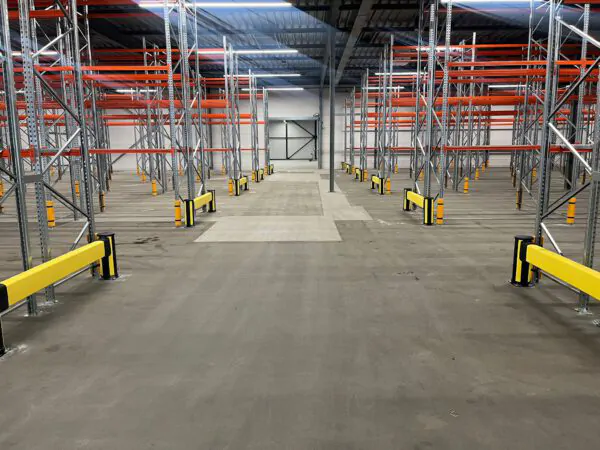 1 LOSSE AANRIJBEVEILIGING, VAN 1,2 M BREED EN 0,61M HOOG (kunststof) - Afbeelding 3